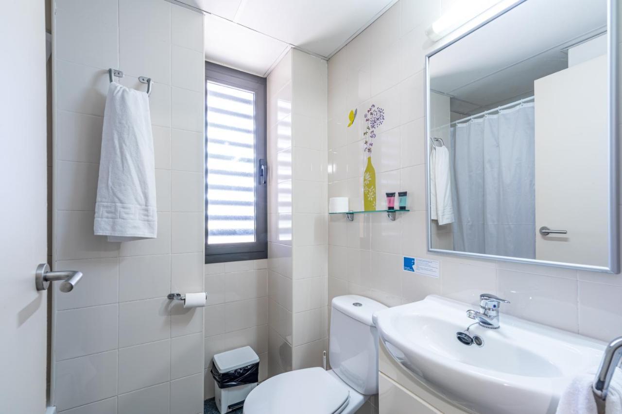 Residencia Universitaria Resa Giner De Los Rios Alcalá de Henares Esterno foto