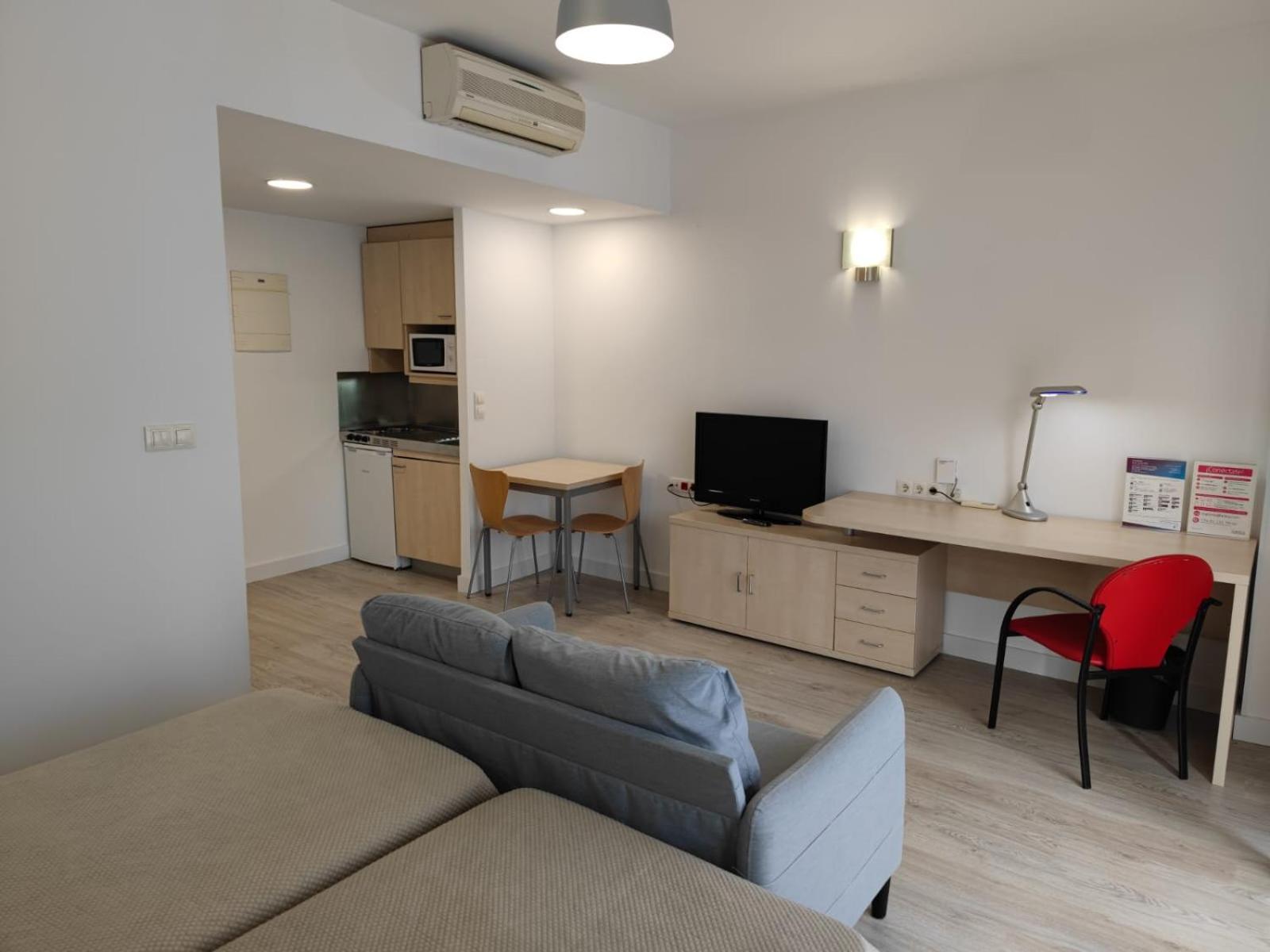 Residencia Universitaria Resa Giner De Los Rios Alcalá de Henares Esterno foto