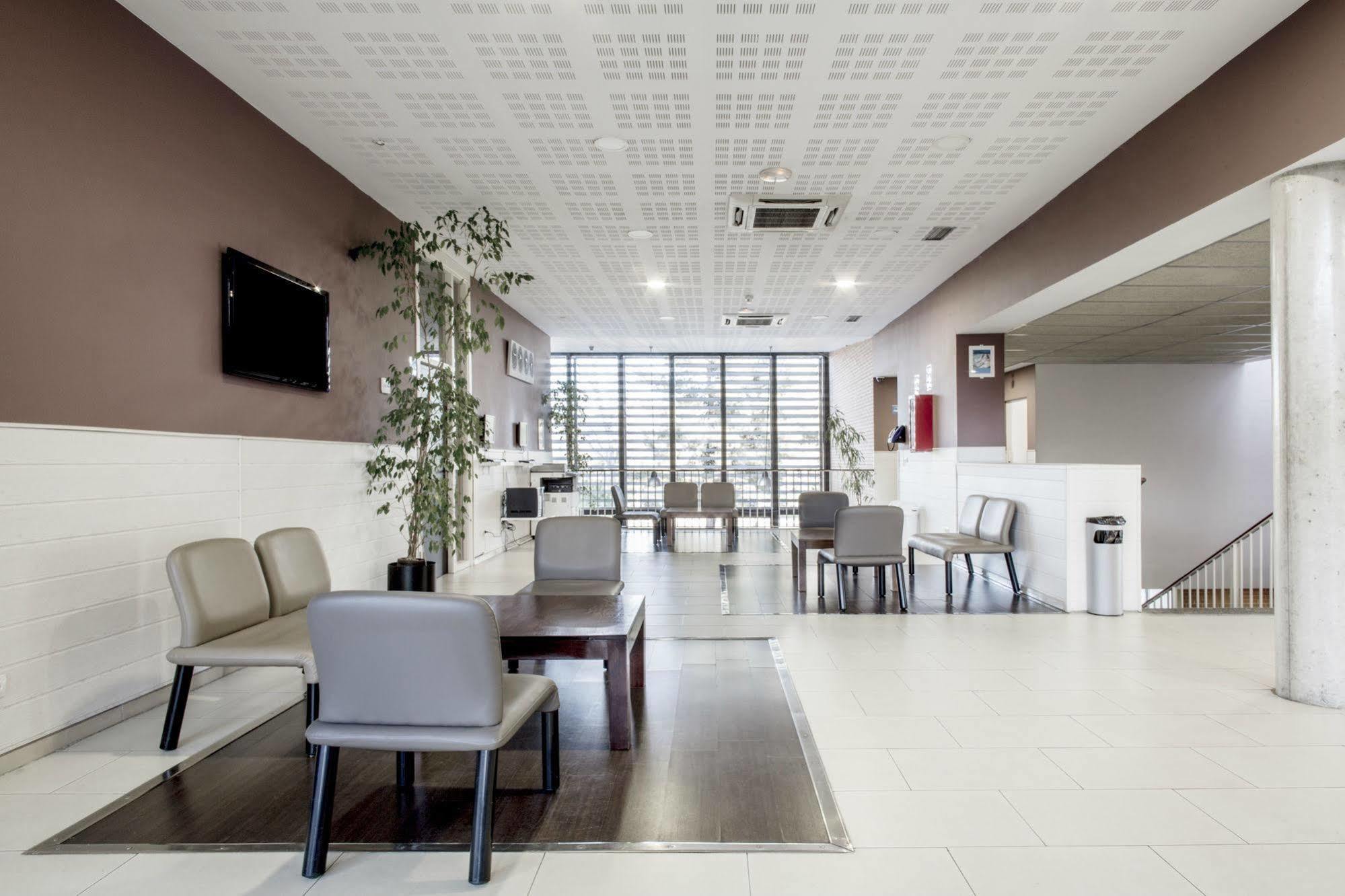 Residencia Universitaria Resa Giner De Los Rios Alcalá de Henares Esterno foto